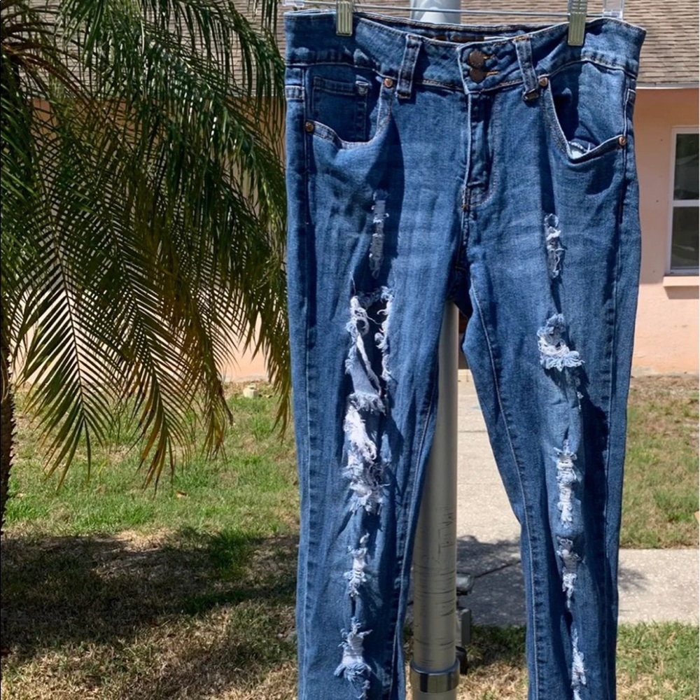 V.I.P ripped jeans